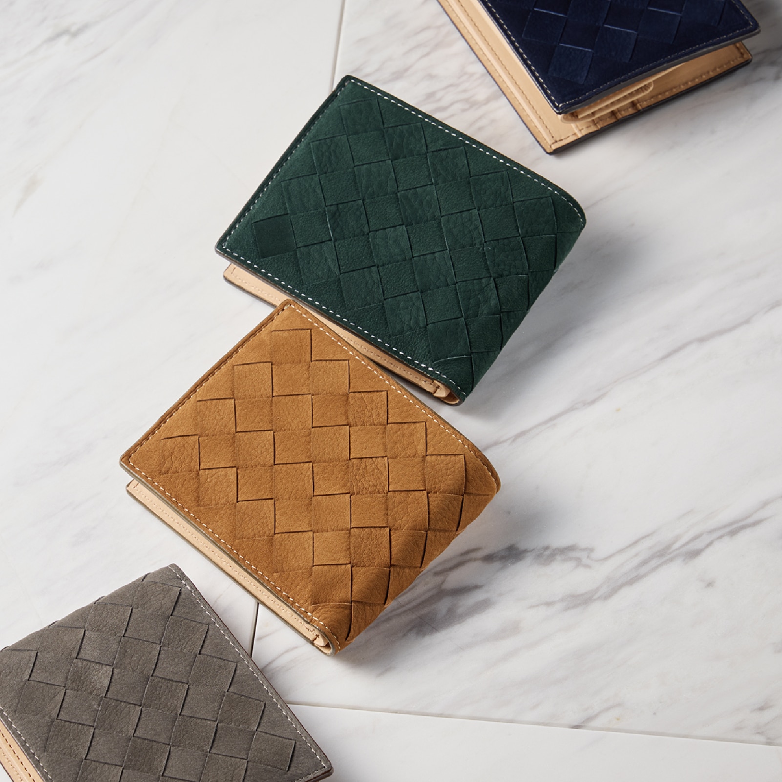 【itotsumu！】ココマイスター イントレチャート 長財布 黒 ヌメ イントレチャート（財布、バッグ） | ココマイスター公式サイト