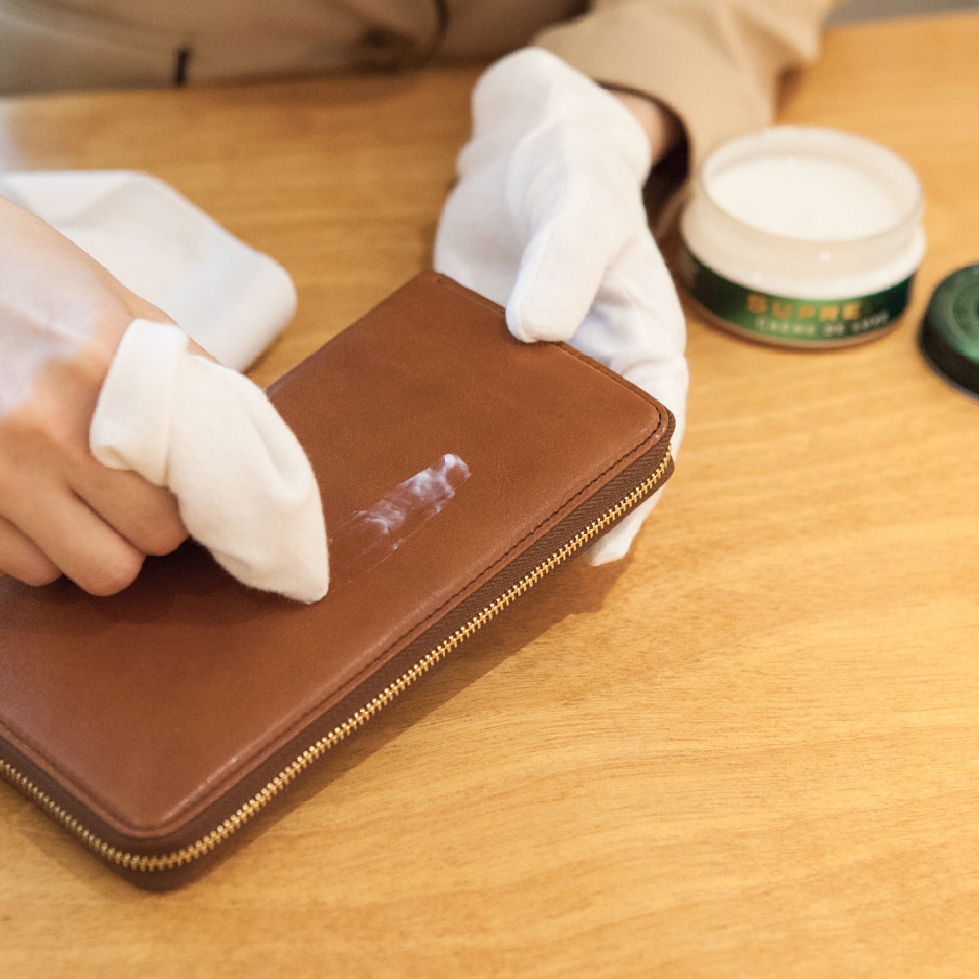【美品】COCOMEISTER本革 財布 メンテナンス済み　磨き、保湿、艶出し CARE & MAINTENANCE