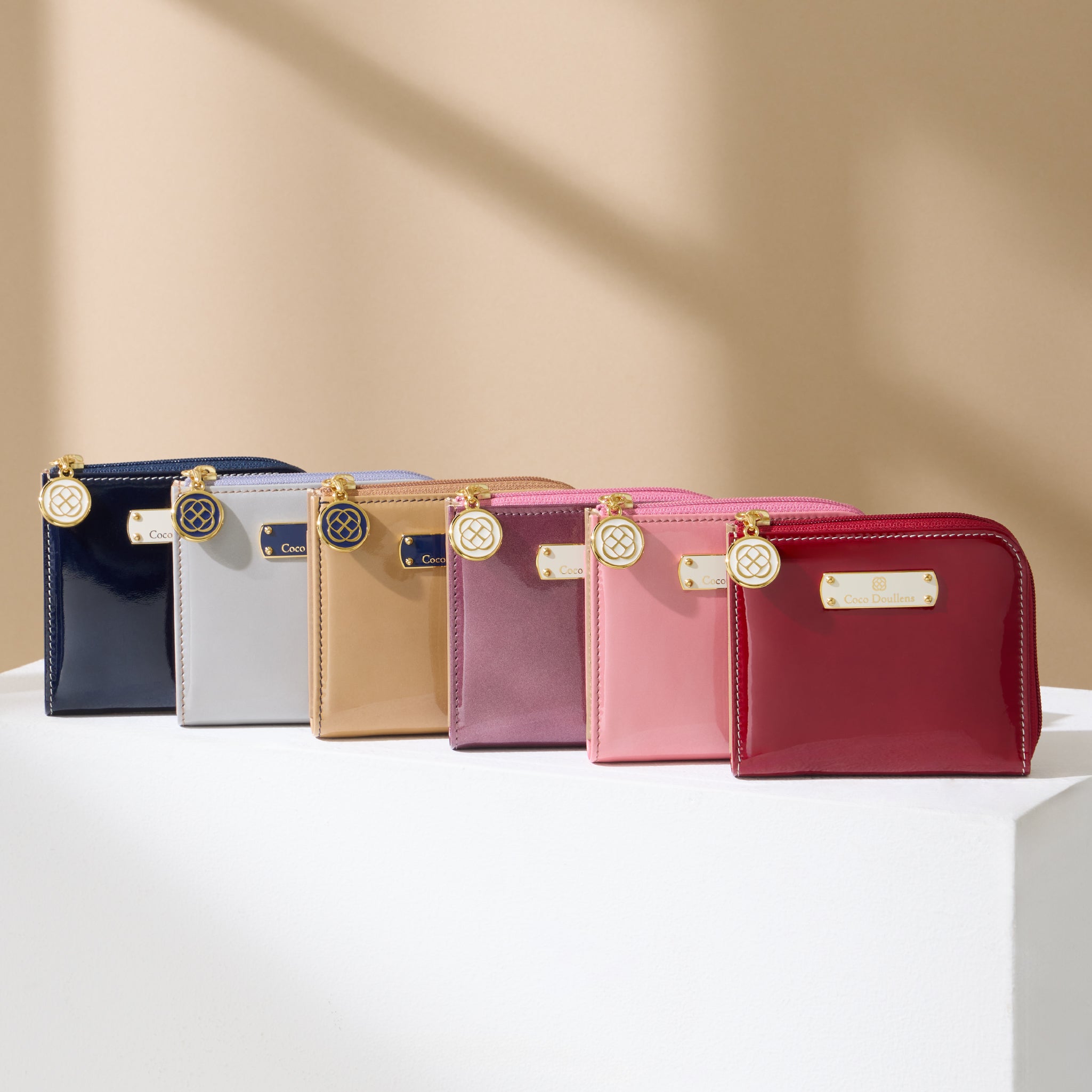 マノン エナメル