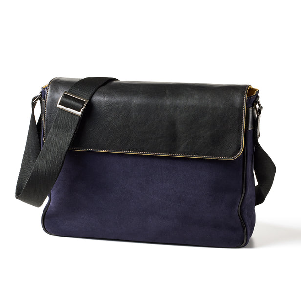 <p>ロイヤルブルー</p>