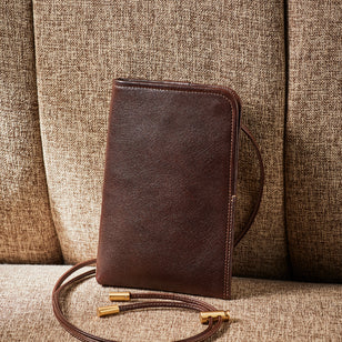 ダークブラウン