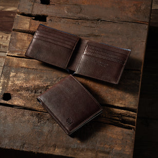 ダークブラウン