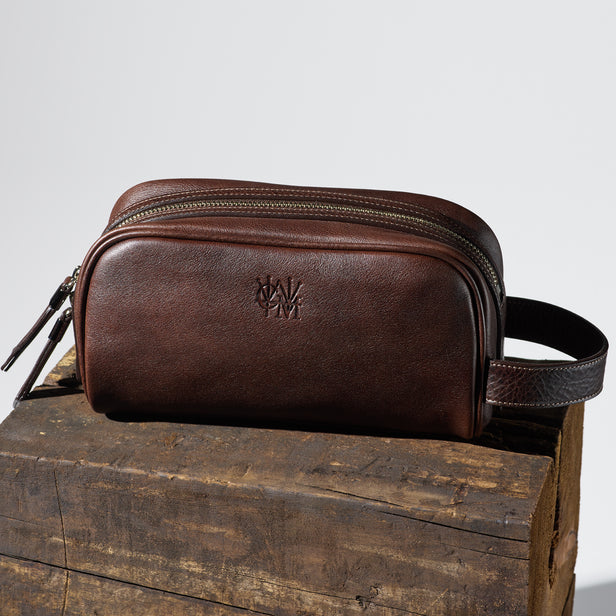 ダークブラウン