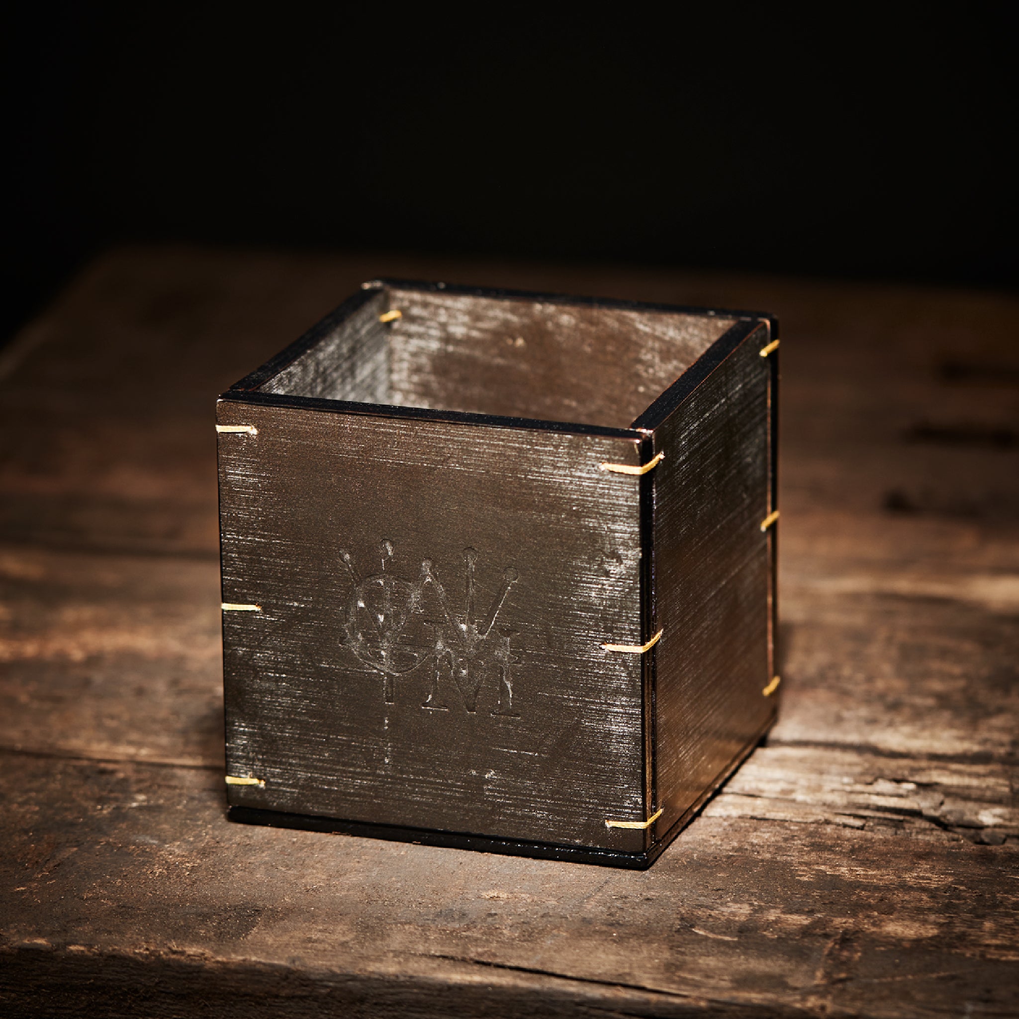 #カラー_ブラックリーフ