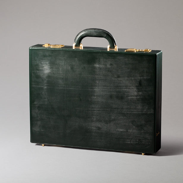 <p>モスグリーン</p>