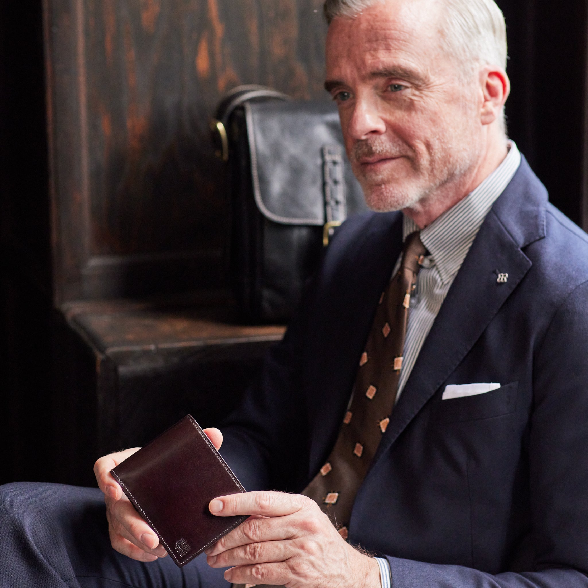 #カラー_ビターブラウン