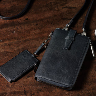 ダークネイビー