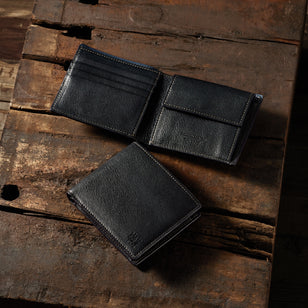 ダークネイビー