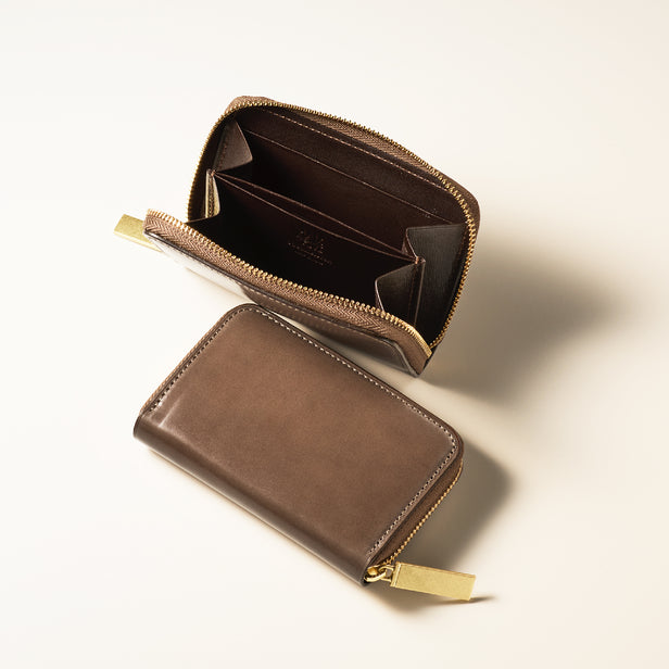 チタニウムグレー