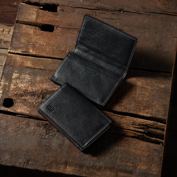 ダークネイビー