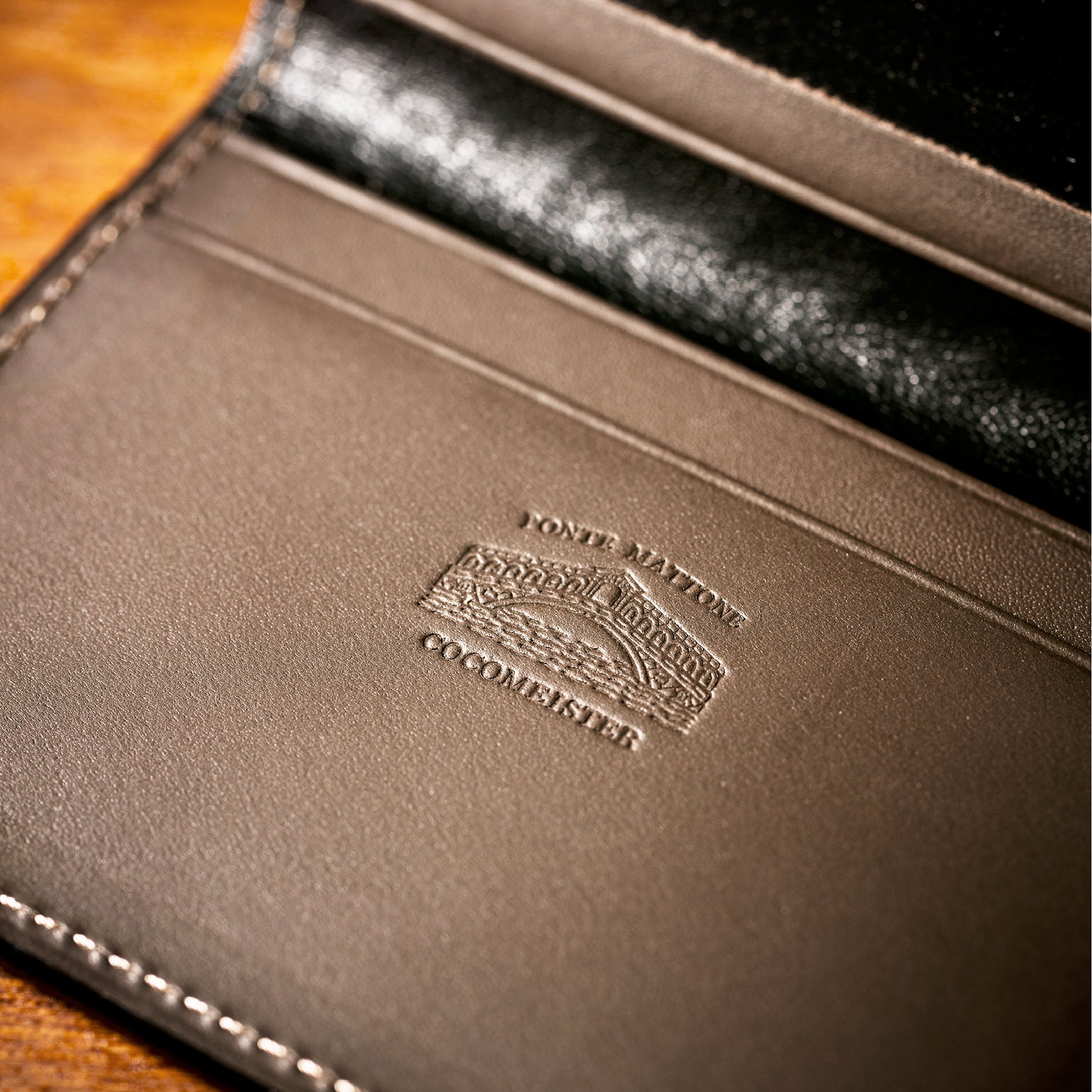 #カラー_カエルレウム