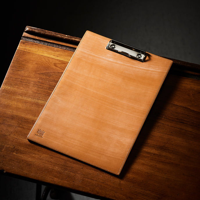 仕事に寄り添う革小物