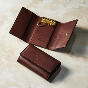 ボルドーブラウン