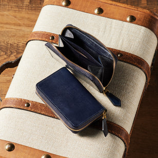 ダークネイビー