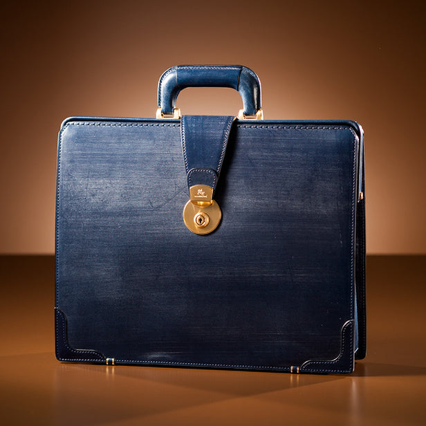 ダークネイビー