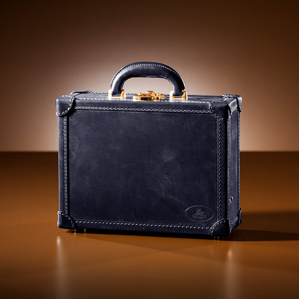 ダークネイビー