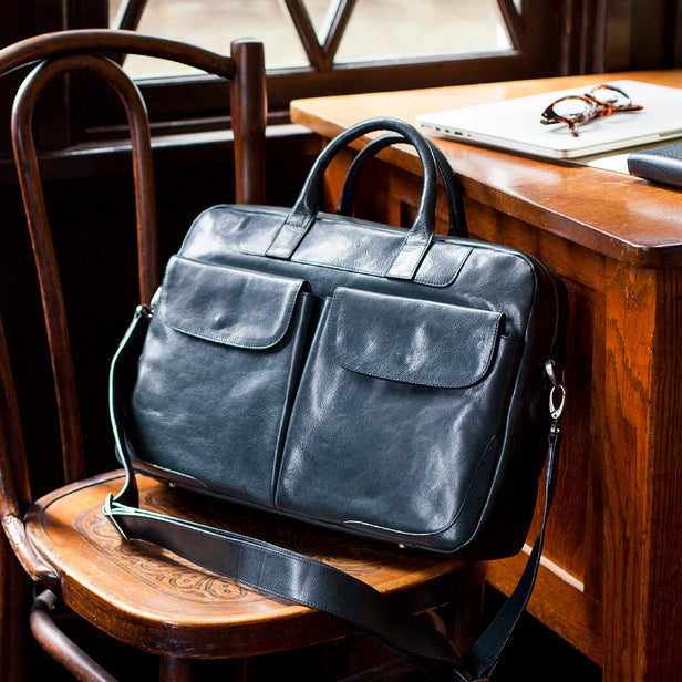 ダークネイビー