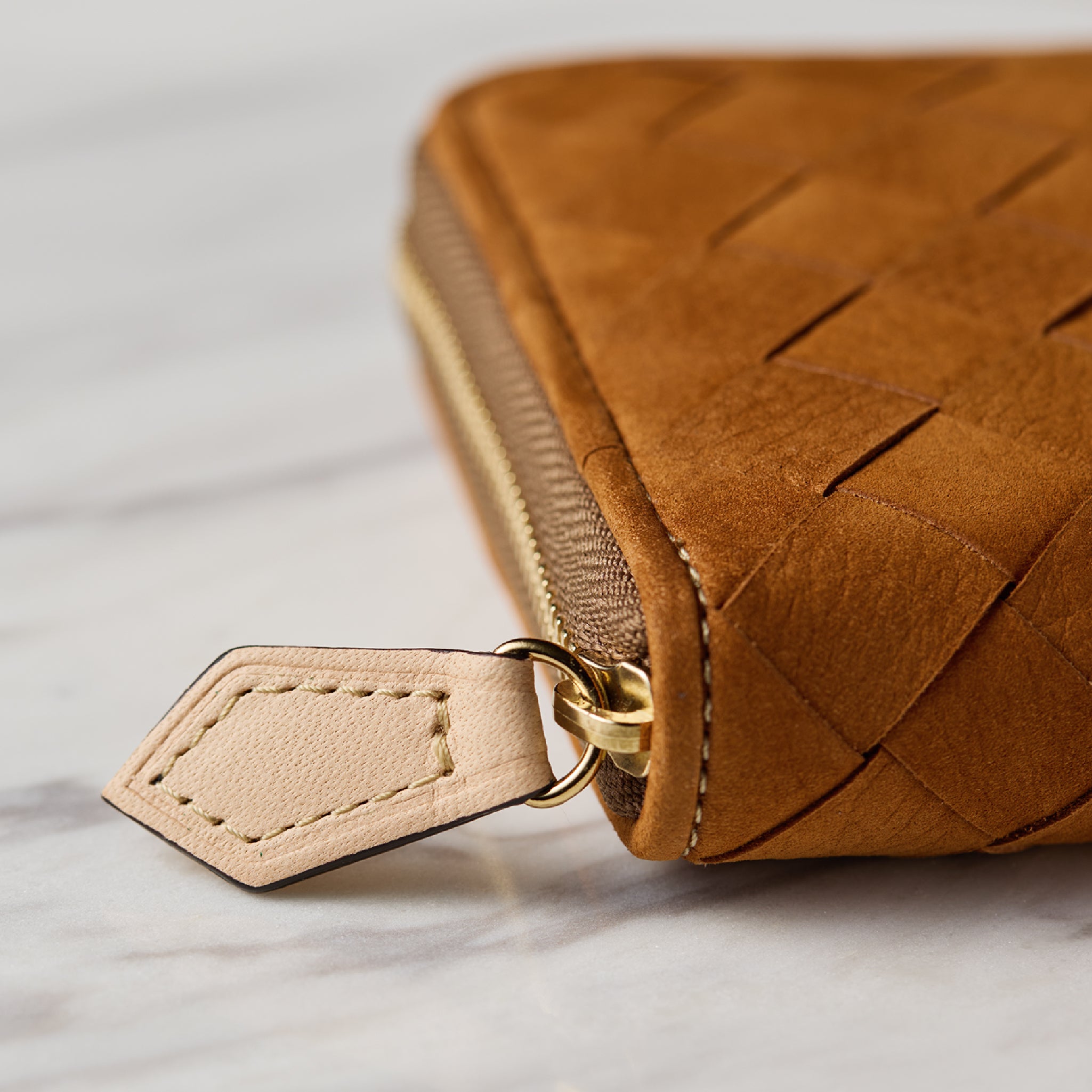 #カラー_オーセンティック