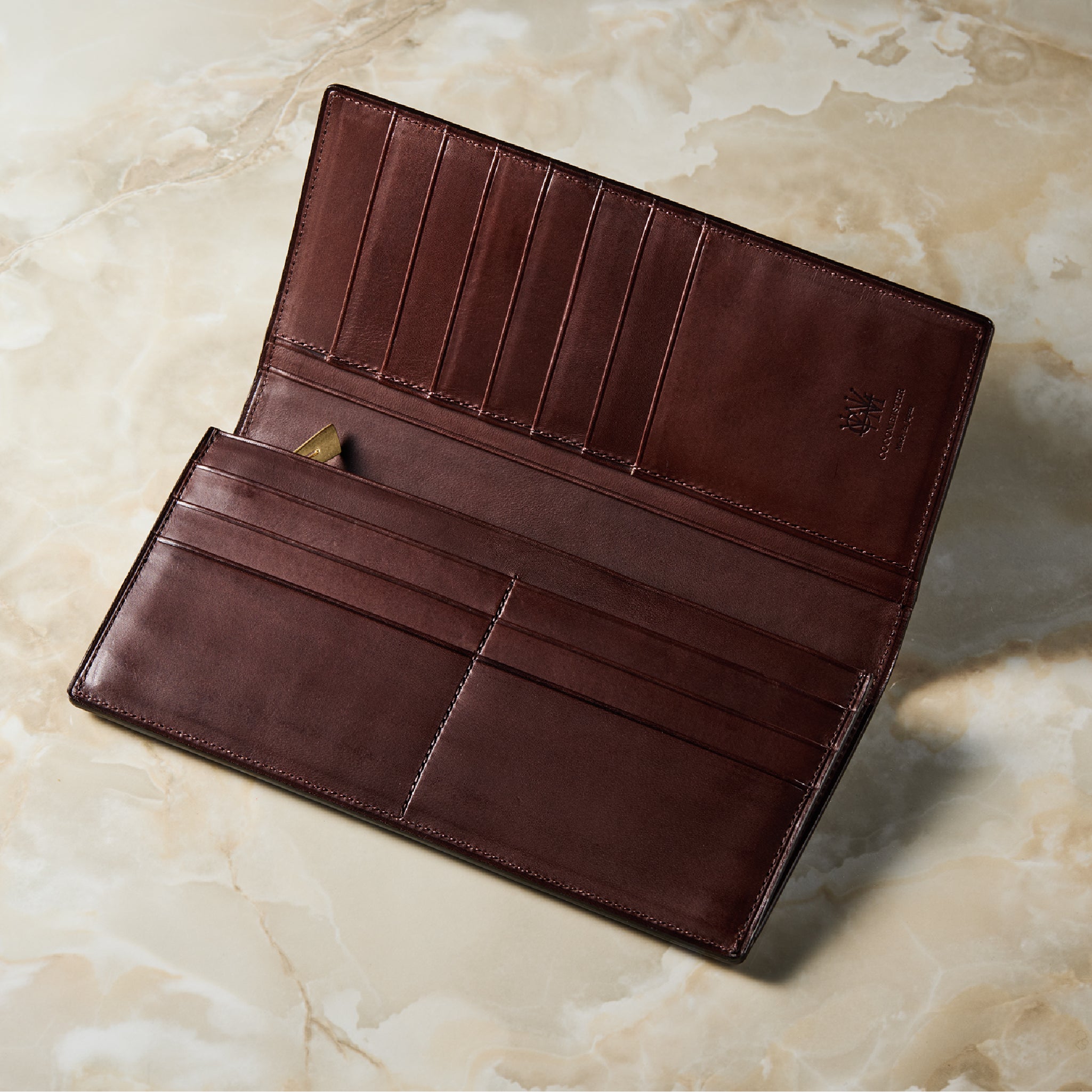 #カラー_ボルドーブラウン