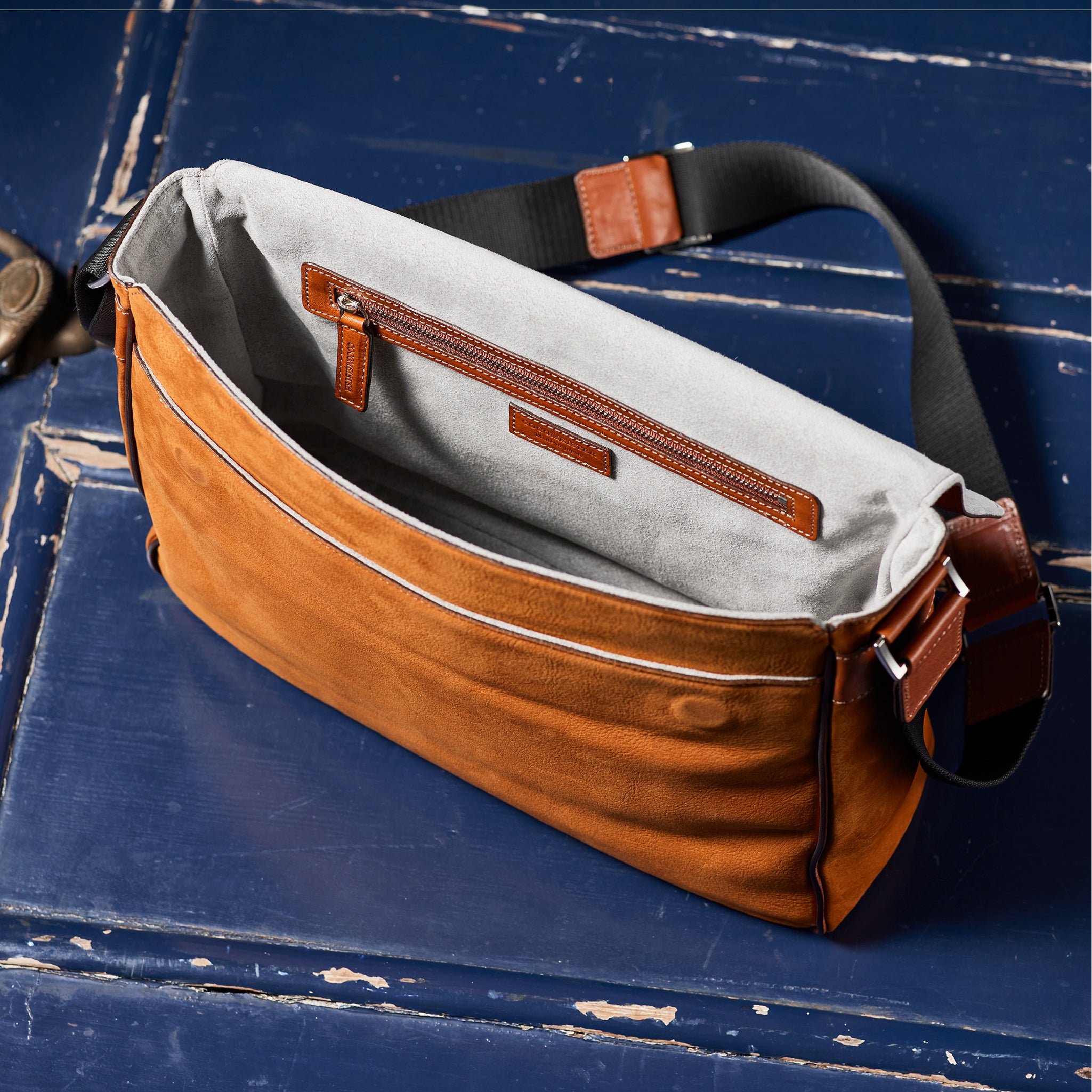 #カラー_オーセンティック