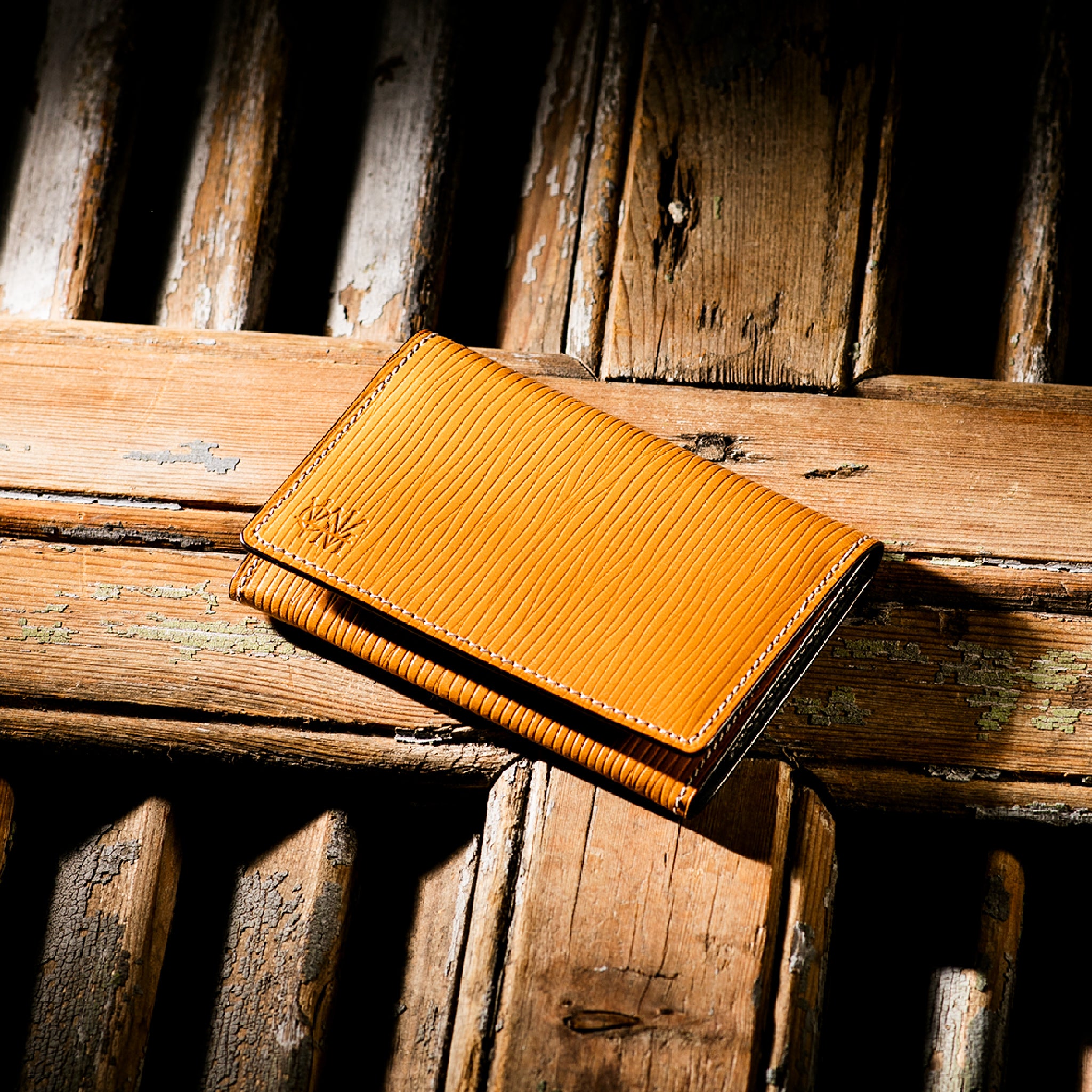 #カラー_ヴィクトリーイエロー