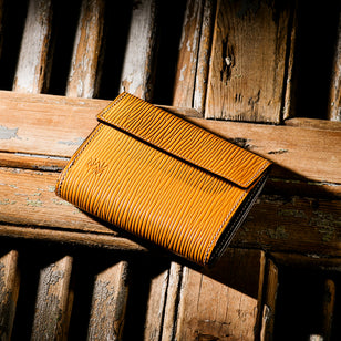 ヴィクトリーイエロー