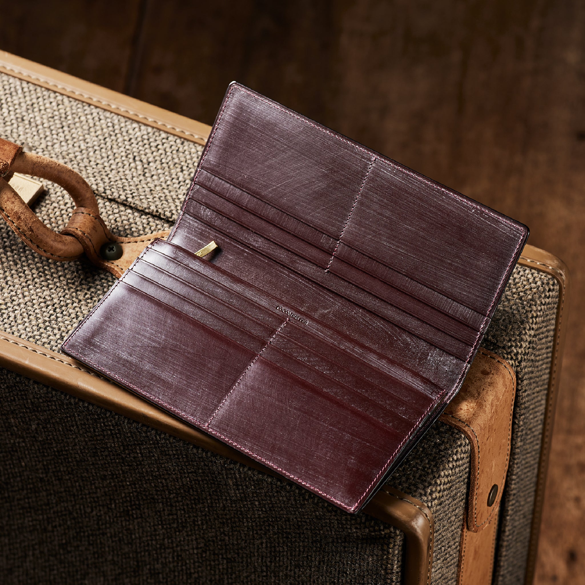 #カラー_ボルドーワイン