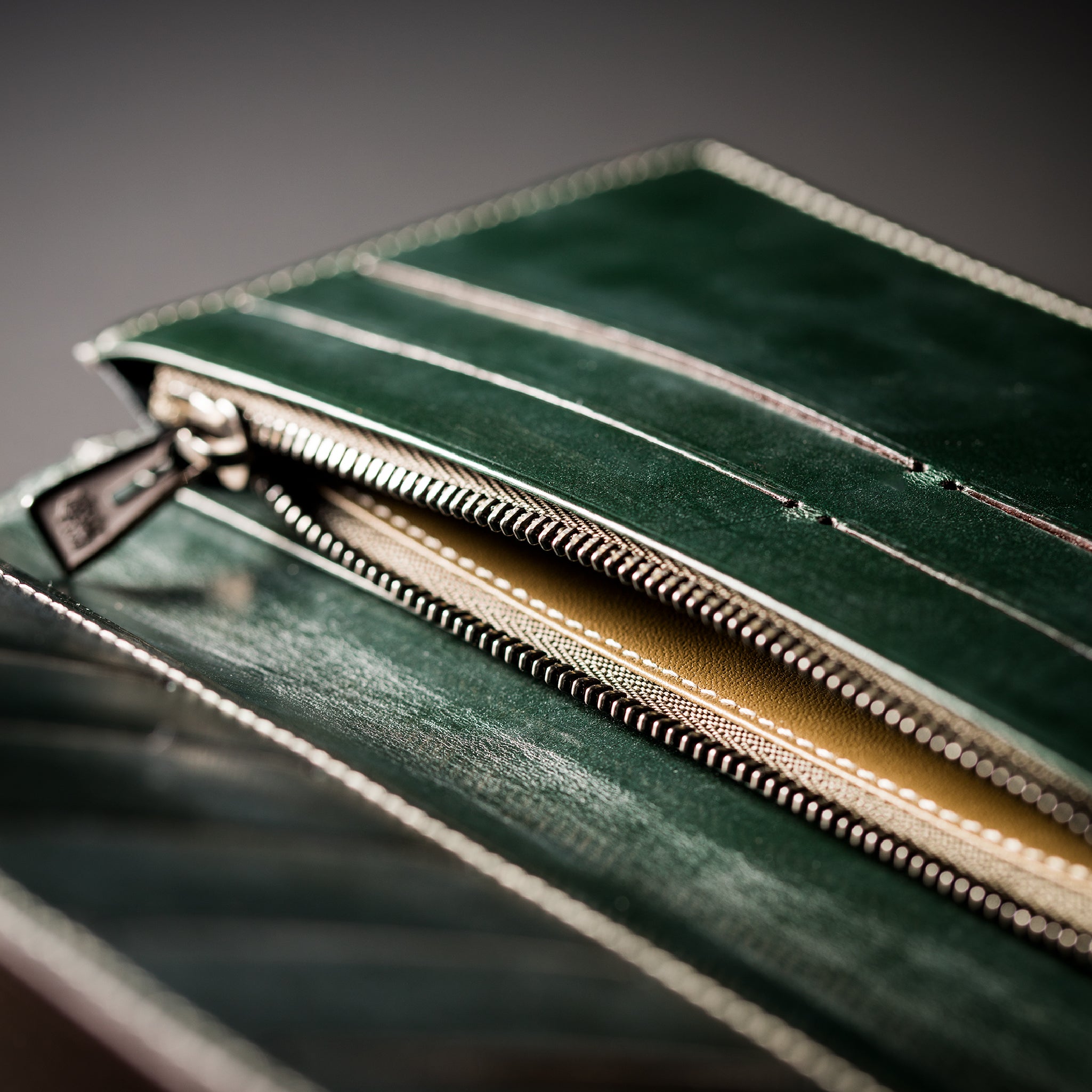 #カラー_ヴィクトリーイエロー