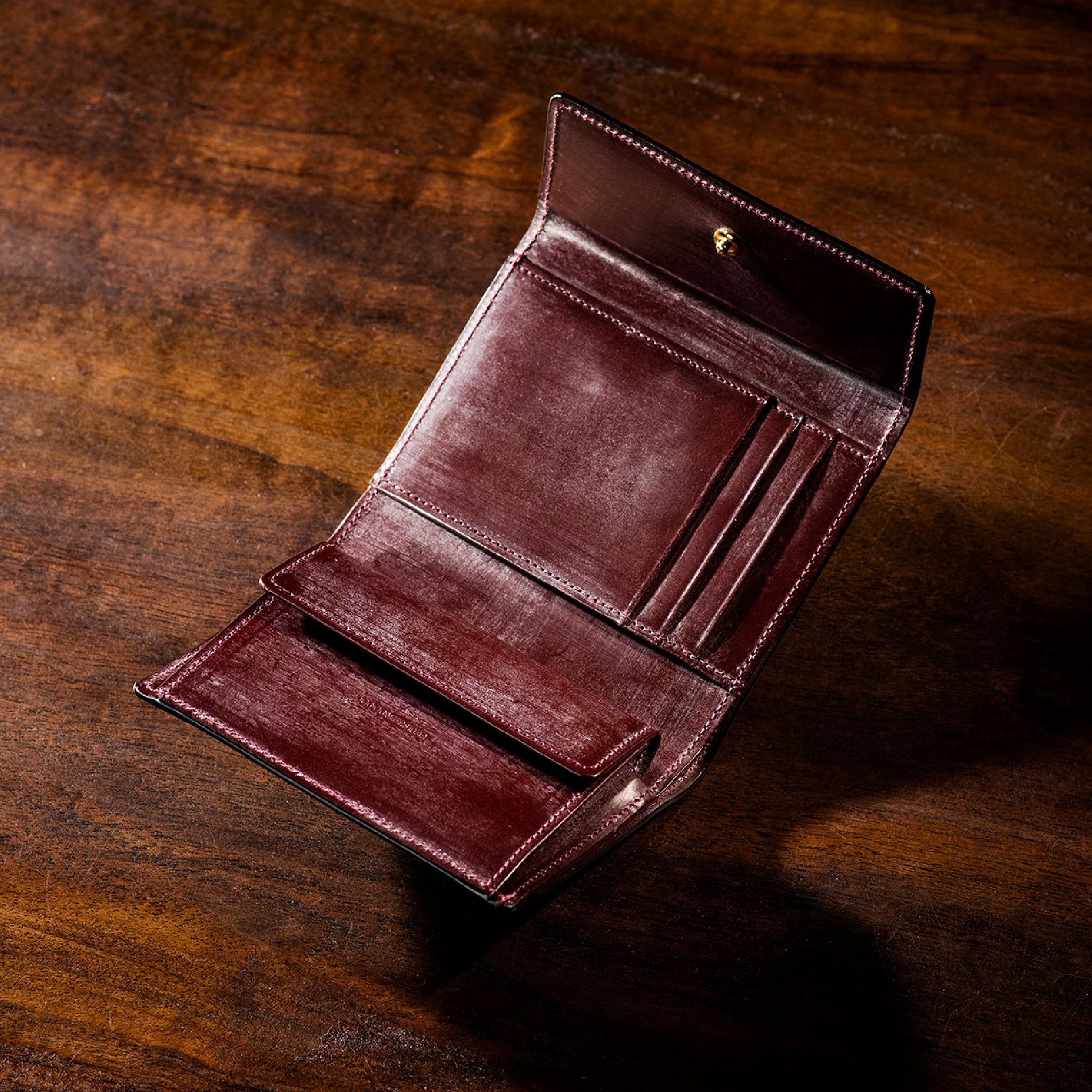 #カラー_ボルドーワイン