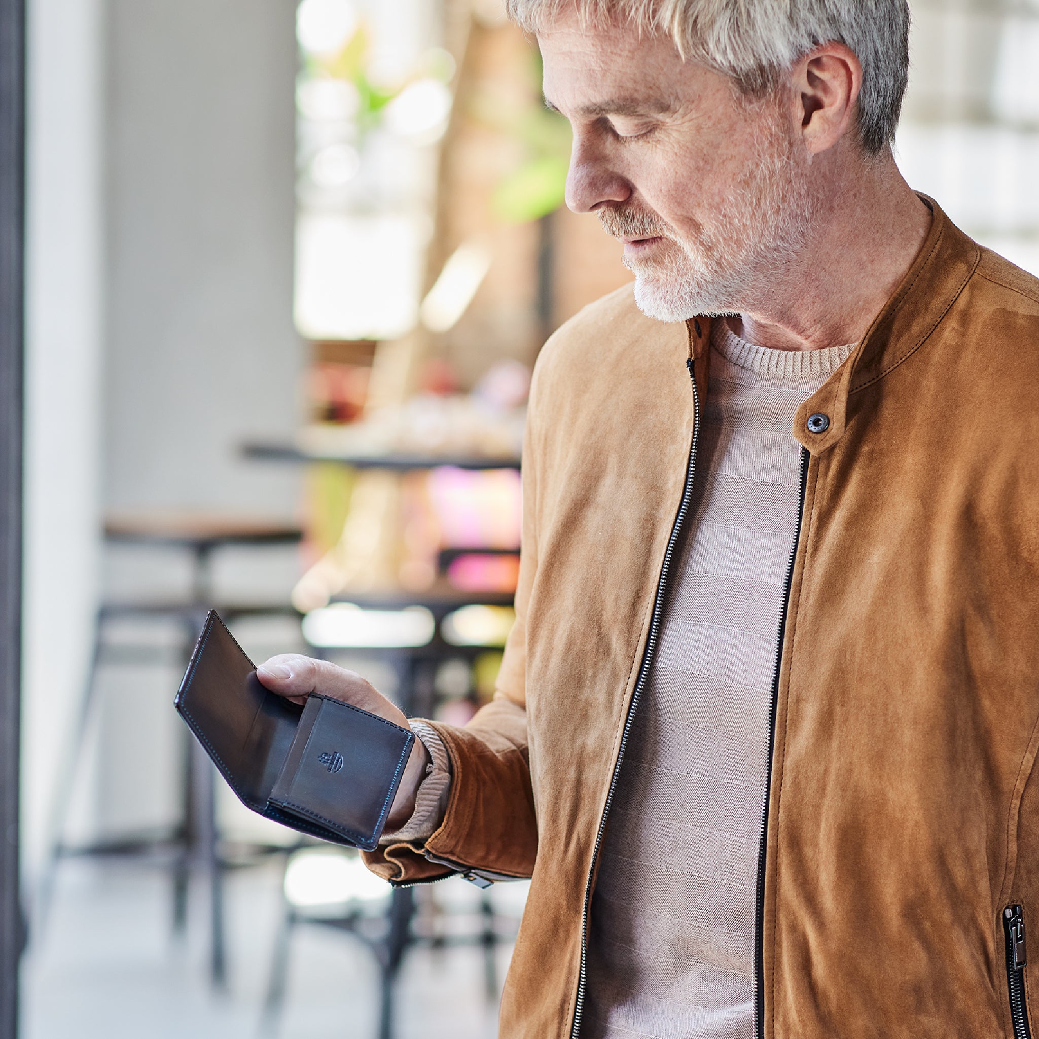 #カラー_ブルークリスタル