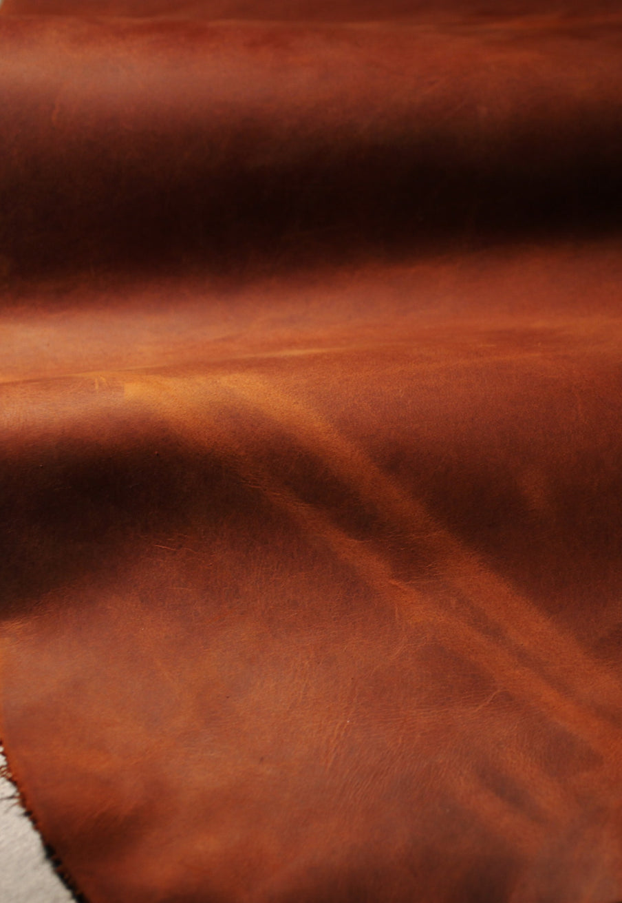 イタリア産オイルドヌバック
驚異のエイジングレザー