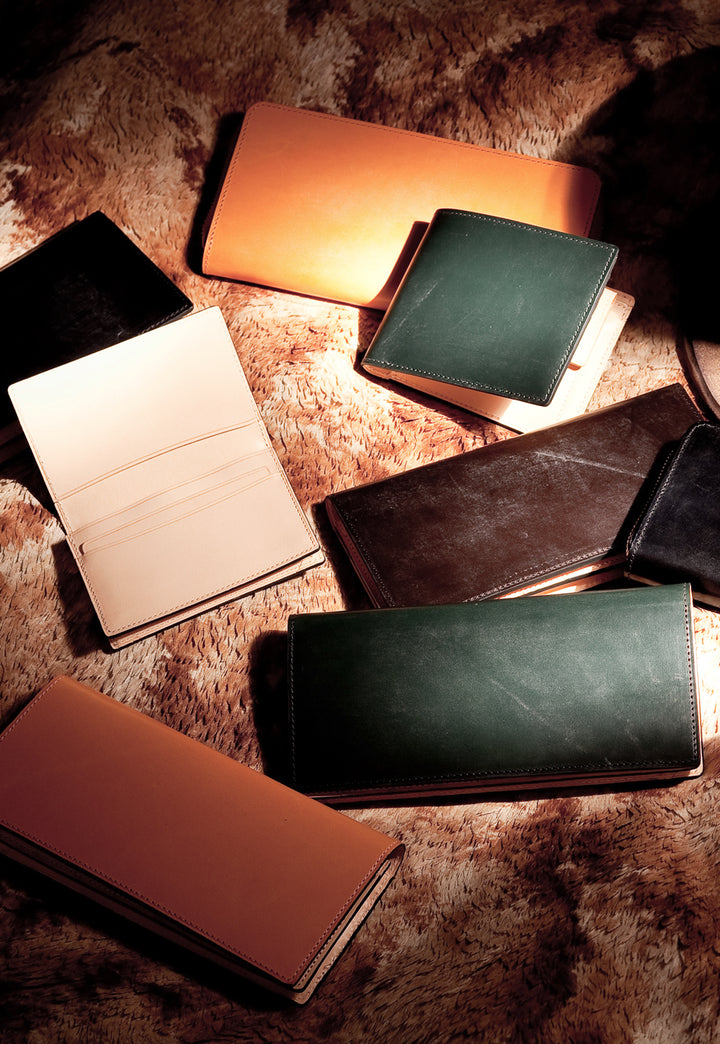 ギフトランキング贈り物として人気の革小物をランキング形式で紹介。