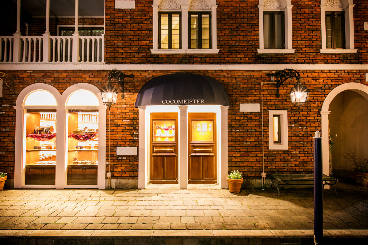 自由が丘店の店舗外観。