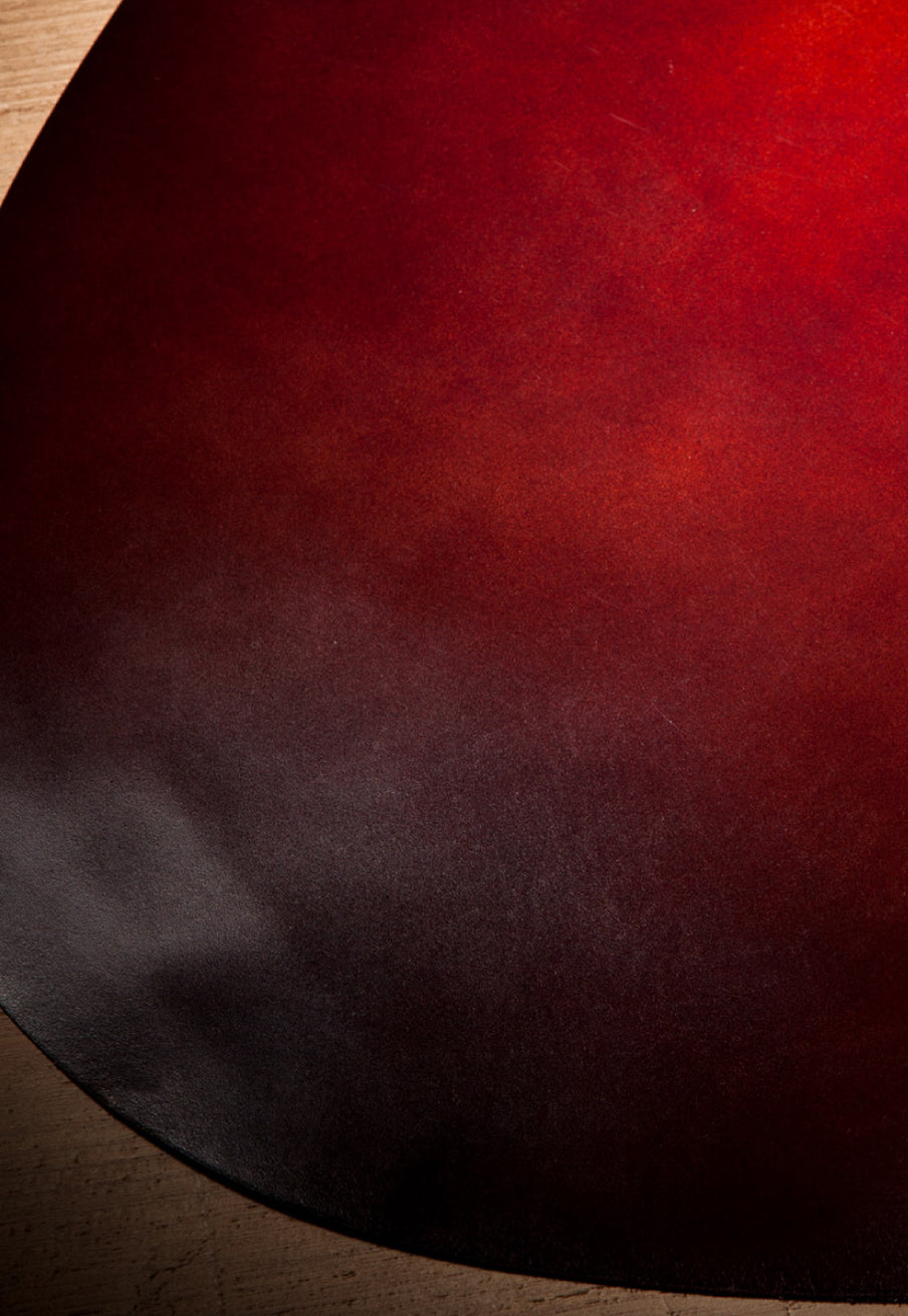 日本製の水染めコードバン　コードバン専用フィニッシャー