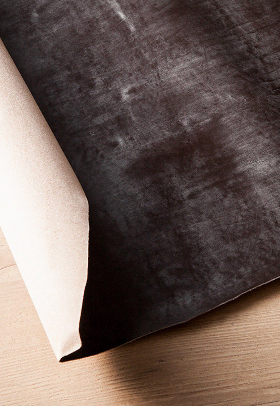 英国馬具文化が育んだ、堅牢な伝統革。